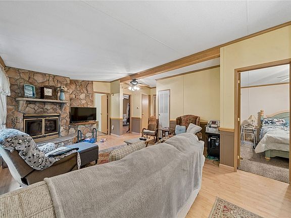 3rd image of 229 Birch Rd