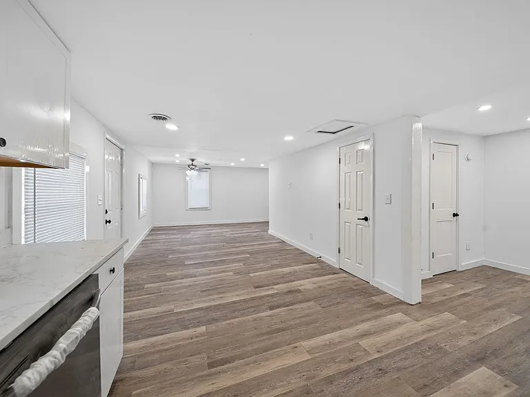 4205 Carroll Ave — Photo 13