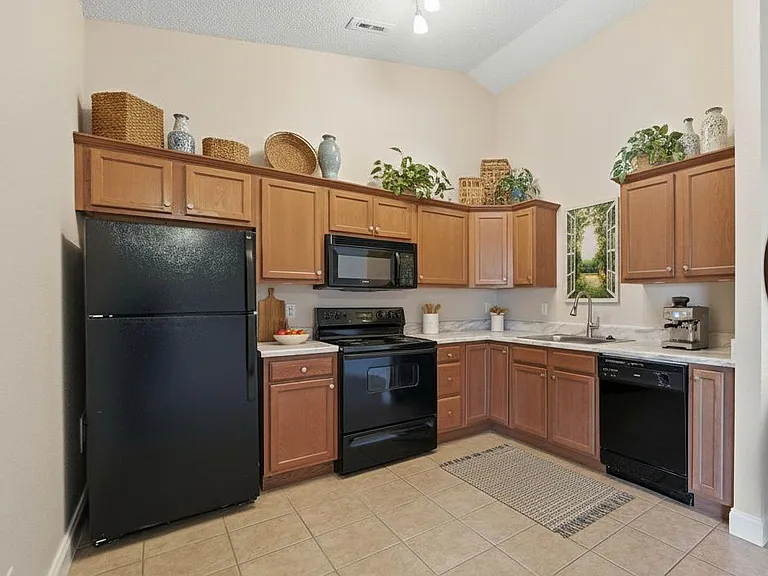 Suncrest Village — Photo 10
