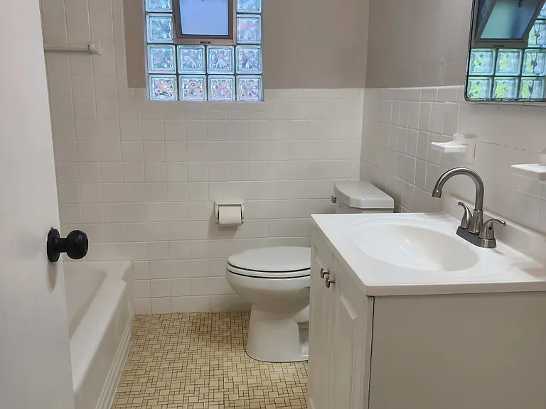 922 S 74th St #922 — Photo 10