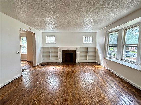 4th image of 185 Arnett Blvd