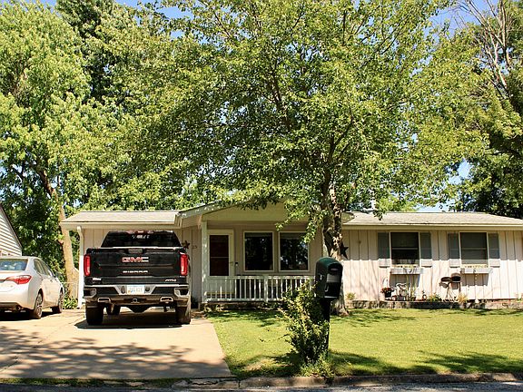 2nd image of 25 Pleasant Ln