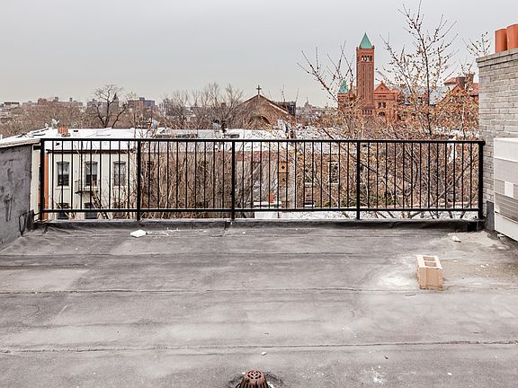 4th image of 472 Gates Ave #1R