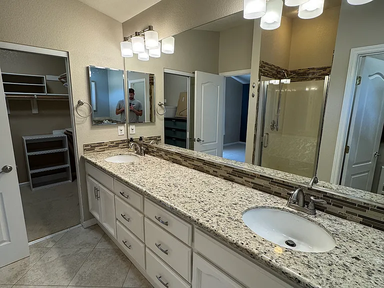 1370 Kerslake Cir — Photo 21