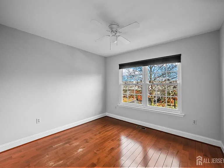 34 Sassafras Ct — Photo 17