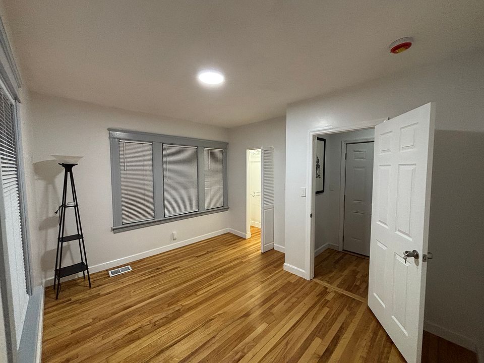 2nd image of 8 Enid St #1