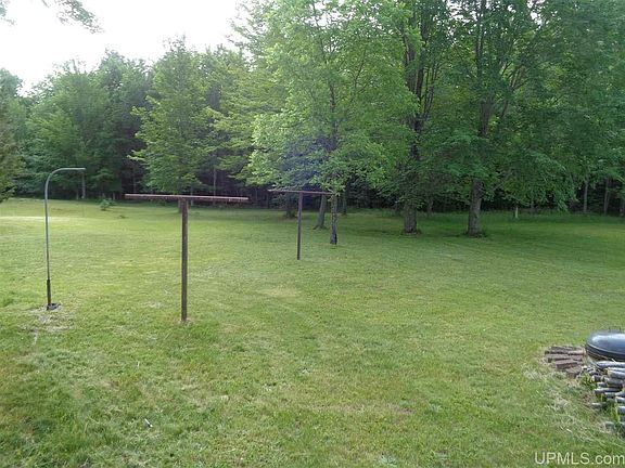 5th image of 126 Cherry Ln