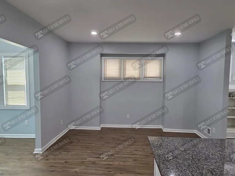 145 Waverly St — Photo 16