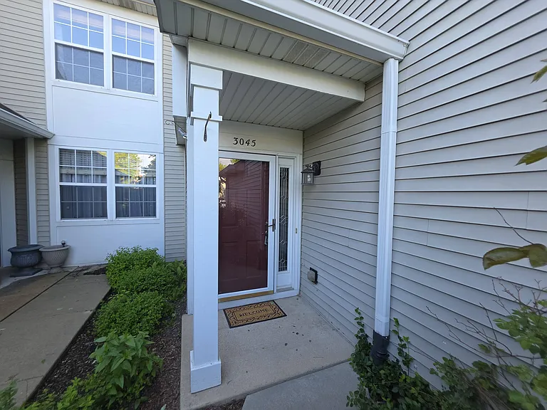 3045 Kentshire Cir — Photo 2
