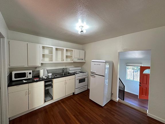 3rd image of 2107 India St #1/2