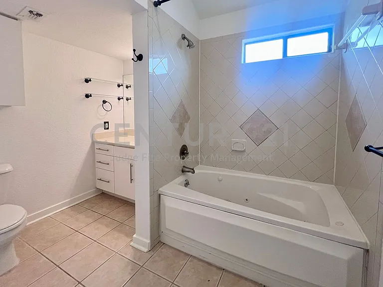 3901 Travis St #217 — Photo 11