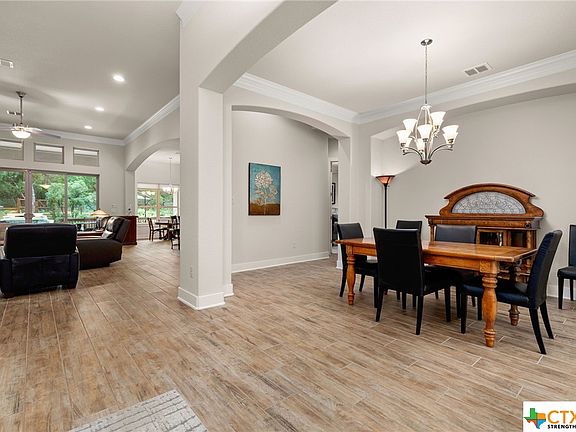 5th image of 2403 Geneseo Oaks