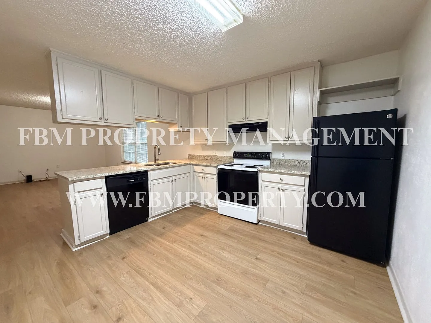 1020 Northwood Blvd, Unit 5 - 2 Bedroom, 1 Bathroom Apartment in Corsicana, TX! — Photo 4