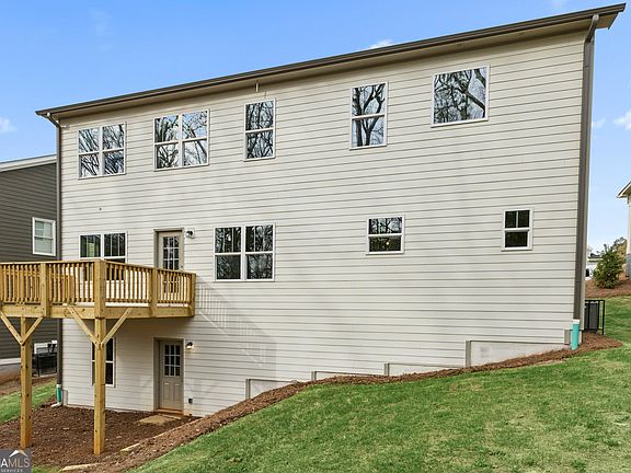 2nd image of 2645 Mills Bnd
