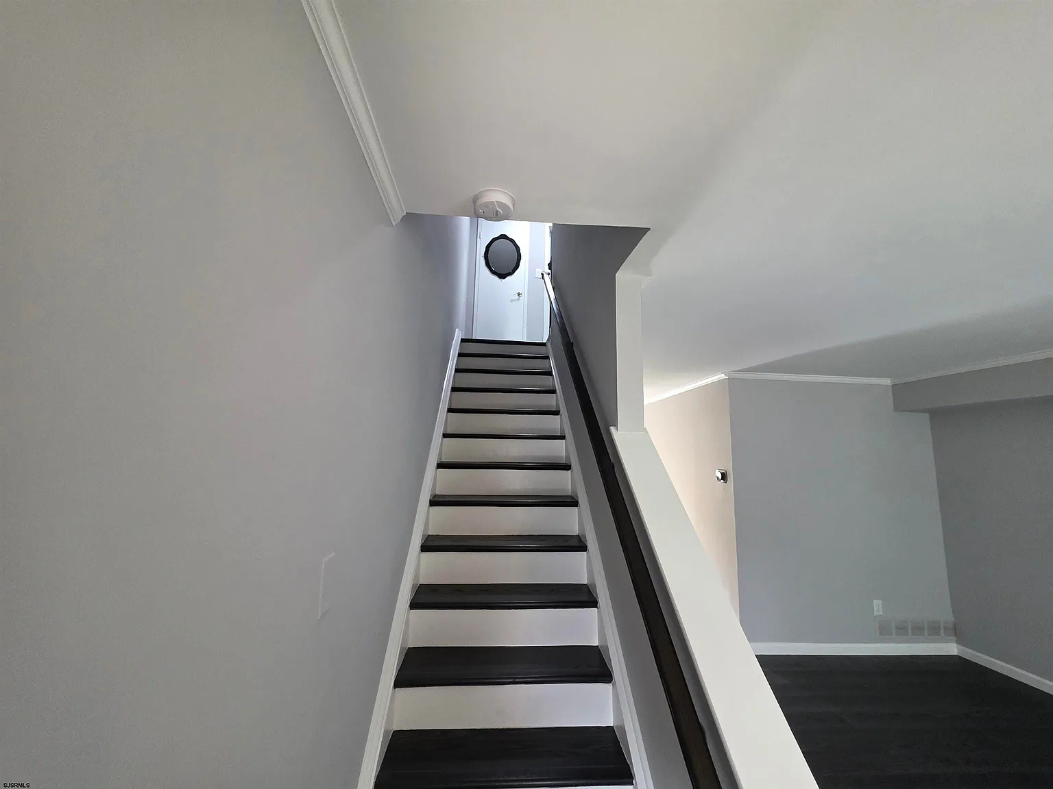 2 bed, 1.5 bath, 1000 sqft, $2,200 — Photo 4