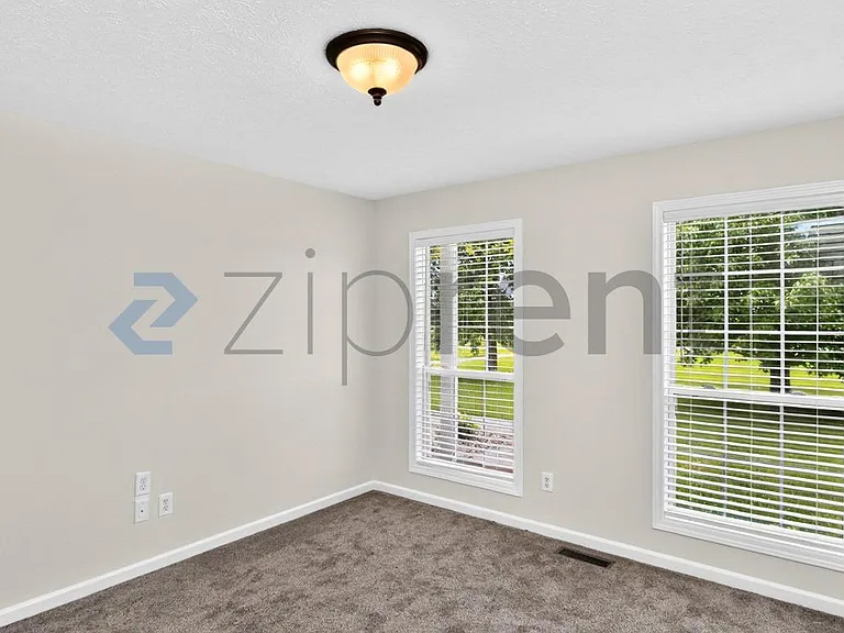 720 Rock Springs Rd — Photo 38