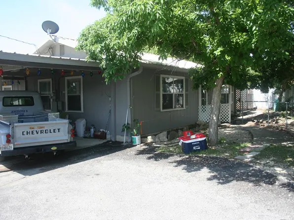 1516 Ranchero Rd, Kerrville, TX 78028