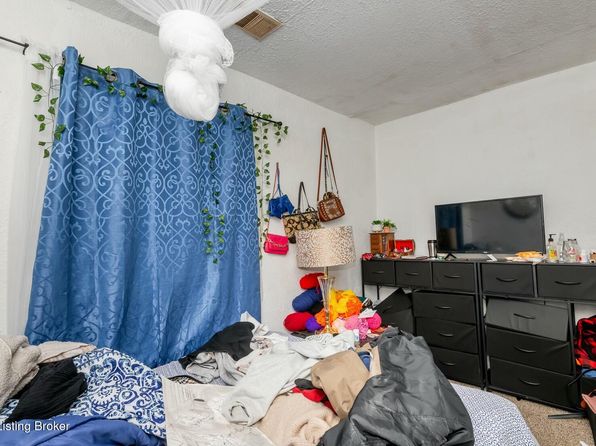 louisville-kentucky-2082374346 picture