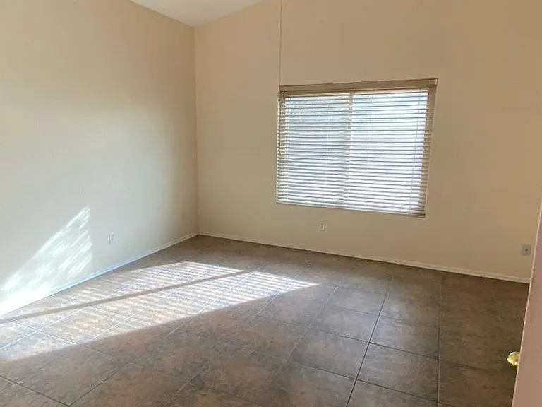 11425 W Pinehollow Dr — Photo 10