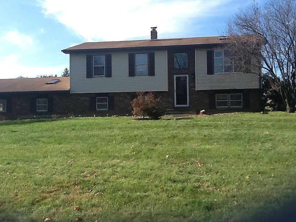 Front of 909 state park rd w