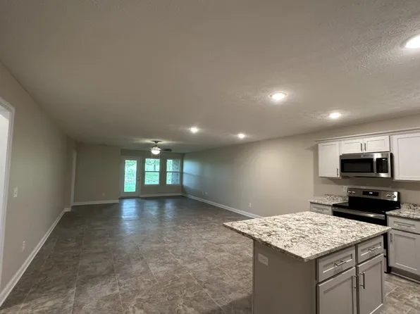 315 Breckinridge Cir, Vine Grove, KY