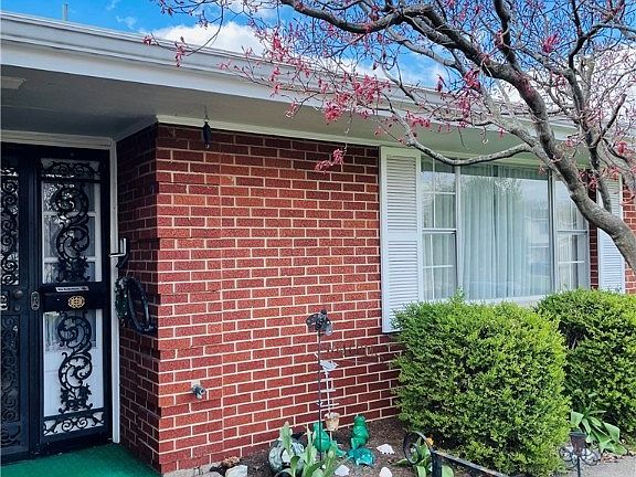 2nd image of 631 Crestmont Dr
