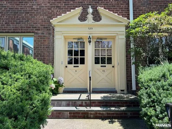 125 E Clinton Ave APT 10B, Bergenfield, NJ 07621