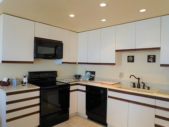 5th image of 625 Esplanade Unit 25