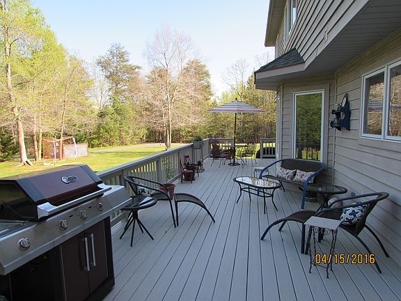 Large Deck for entertaining.