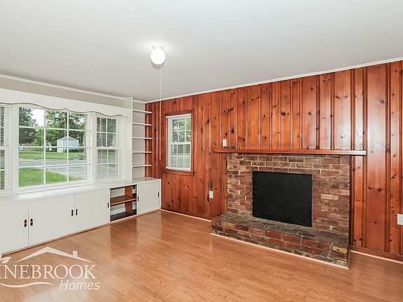 5th image of 2295 Roosevelt Ave