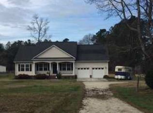 1023 Betsy Hole Rd, Bonneau, SC 29431