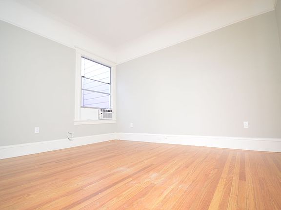 4th image of 2317-2335 Market St #2333
