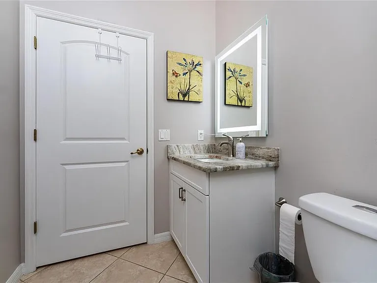 319 Monaco Dr #8 — Photo 30