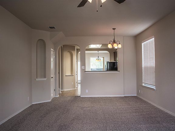 3rd image of 520 Marlin Cir