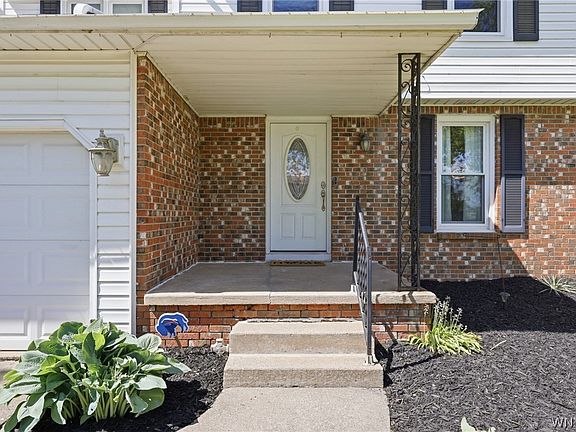 3rd image of 227 N Ln