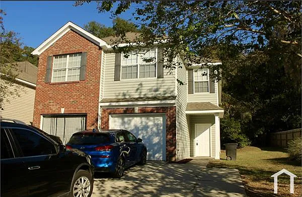 1501 Crescent Hill Dr — Photo 2