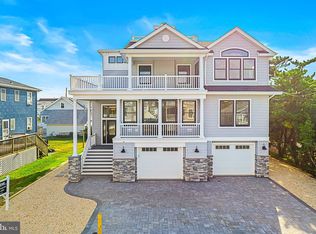 16 E New Jersey Ave, Brant Beach, NJ 08008