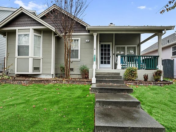 4th image of 708 Driftwood Drive