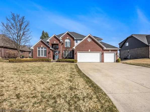 1615 Royal Birkdale Dr, Oxford, MI 48371