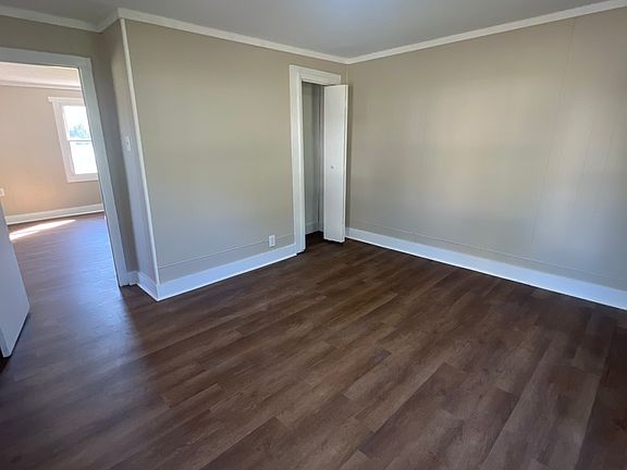 3rd image of 508 College St