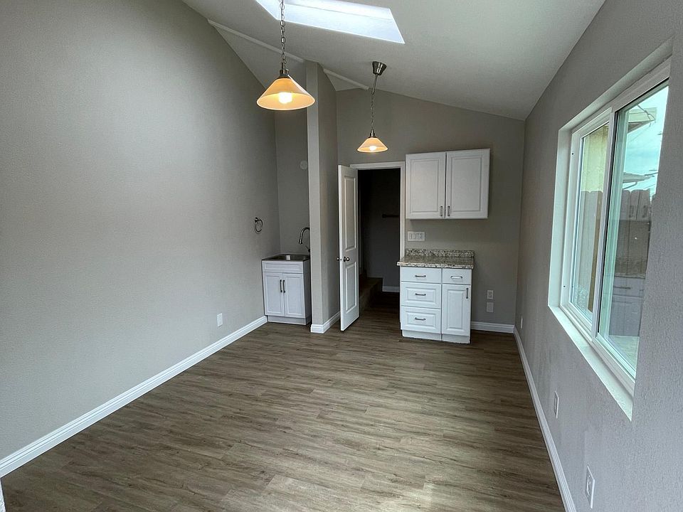 1st image of 4-3102 G St #4