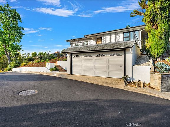 5th image of 195 Anita Dr