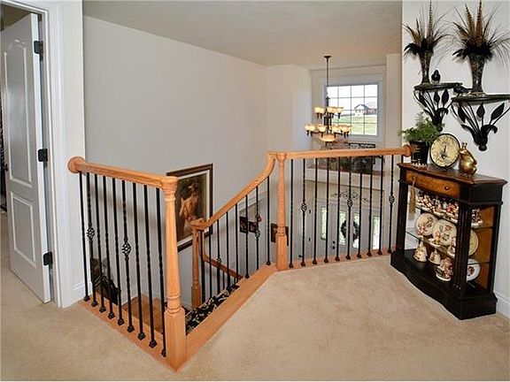 3rd image of 129 Chelsea Dr