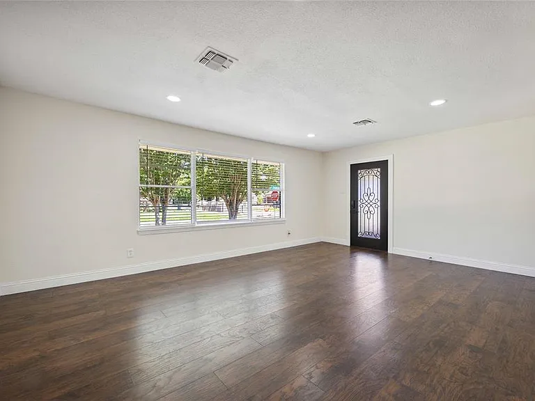 3403 Linkwood Dr — Photo 6