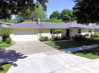 2010 W Prospect Ave, Appleton, WI 54914