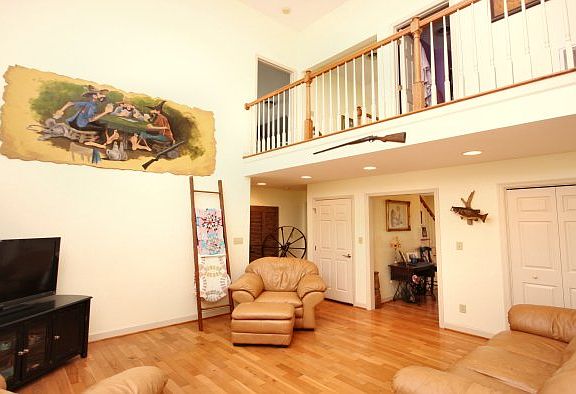 5th image of 19588 Pats Ln