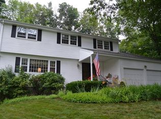 5 Hearthstone Dr, Simsbury, CT 06070