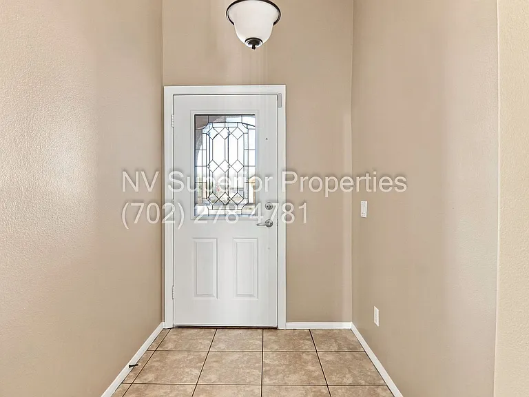3876 Waynesvill St — Photo 5