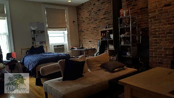 Rented by Oak Tree LLC | media 12