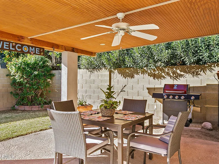 2707 E Louise Dr — Photo 22